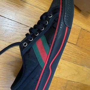 Women’s Gucci sneakers